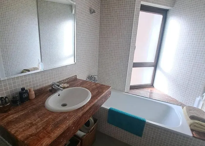 Rose Sensat Apartamens דירה סאלו